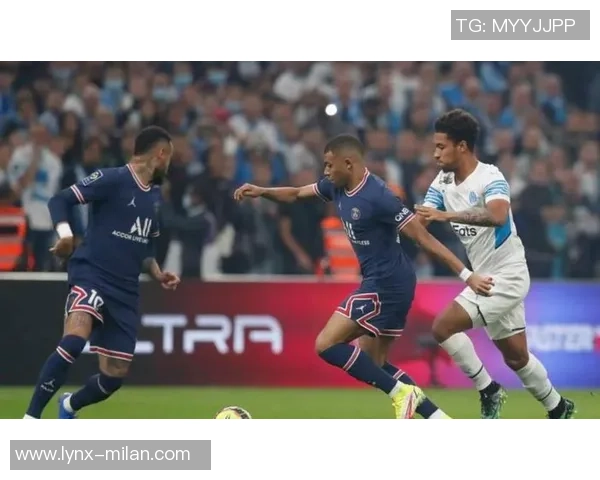 法甲：巴黎足球会vs南特，小巴黎背面的金元力气